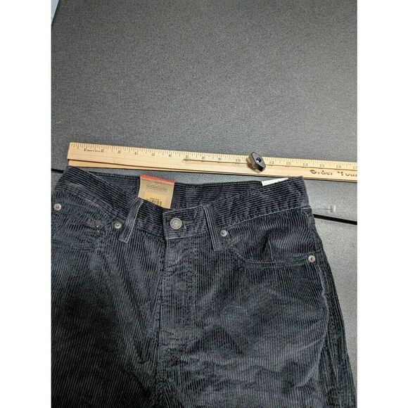 NWT Levi's Black Corduroy High Waisted High Rise Tapered Leg Mom Jeans Size 28x3 - Picture 7 of 8